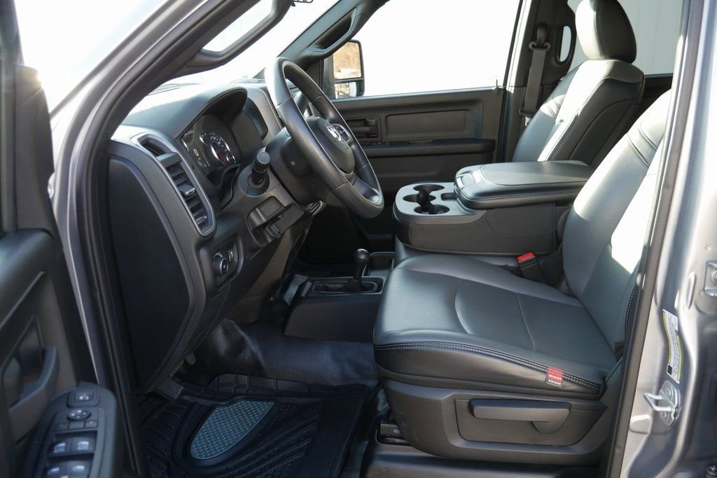 Used 2024 RAM 5500 Tradesman w/ Chrome Appearance Group image 8