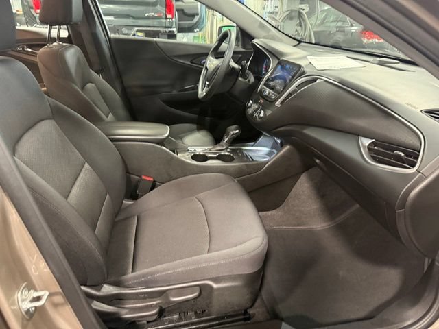 Used 2025 Chevrolet Malibu LT FWD image 36