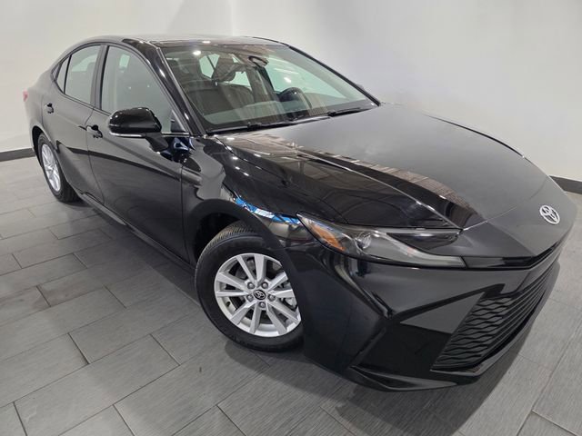 Used 2026 Toyota Camry LE image 7