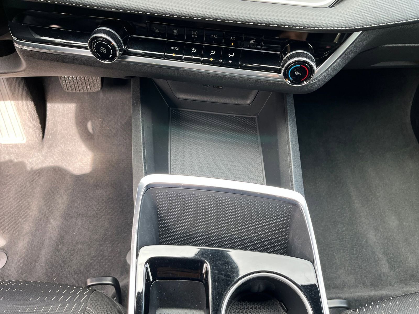 Used 2025 Chevrolet Equinox LT image 40