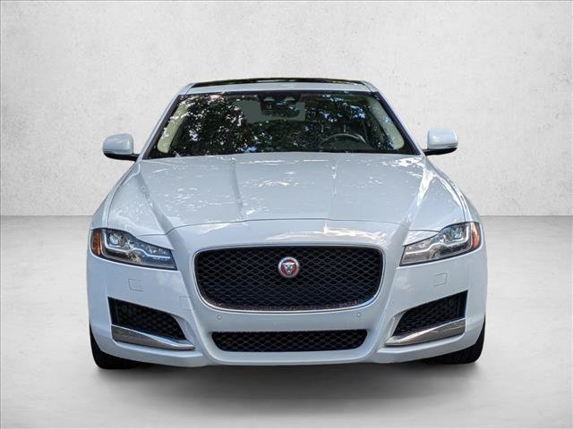 Used 2020 Jaguar XF Premium RWD image 2