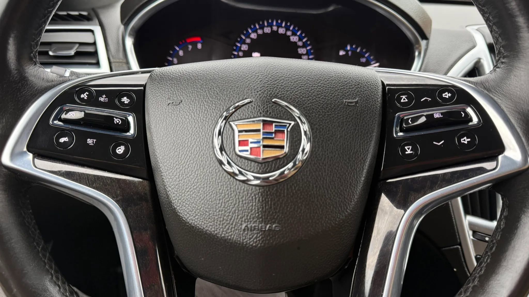 Used 2015 Cadillac SRX Luxury w/ Driver Awareness Package image 19
