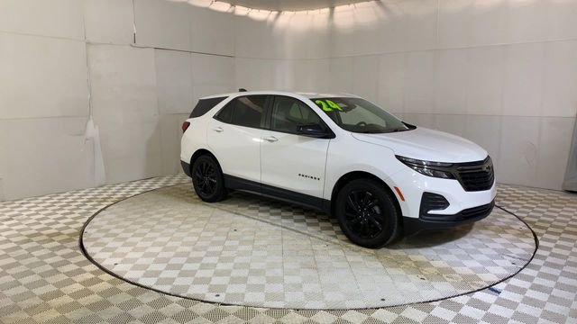 Used 2024 Chevrolet Equinox LS w/ LS Convenience Package image 2