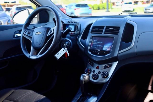 Used 2016 Chevrolet Sonic LT image 31
