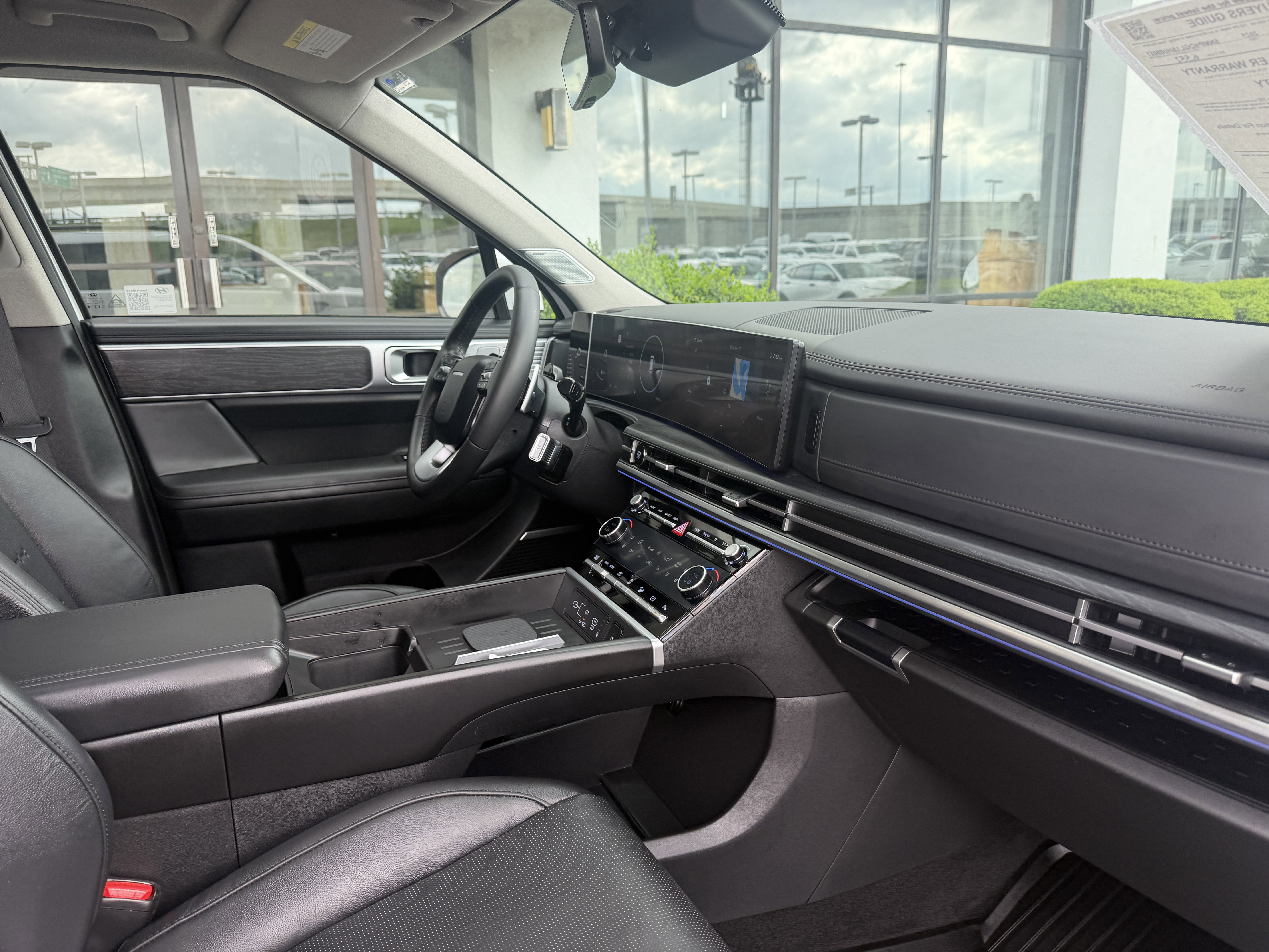 Used 2025 Hyundai Santa Fe Limited AWD/4WD image 24