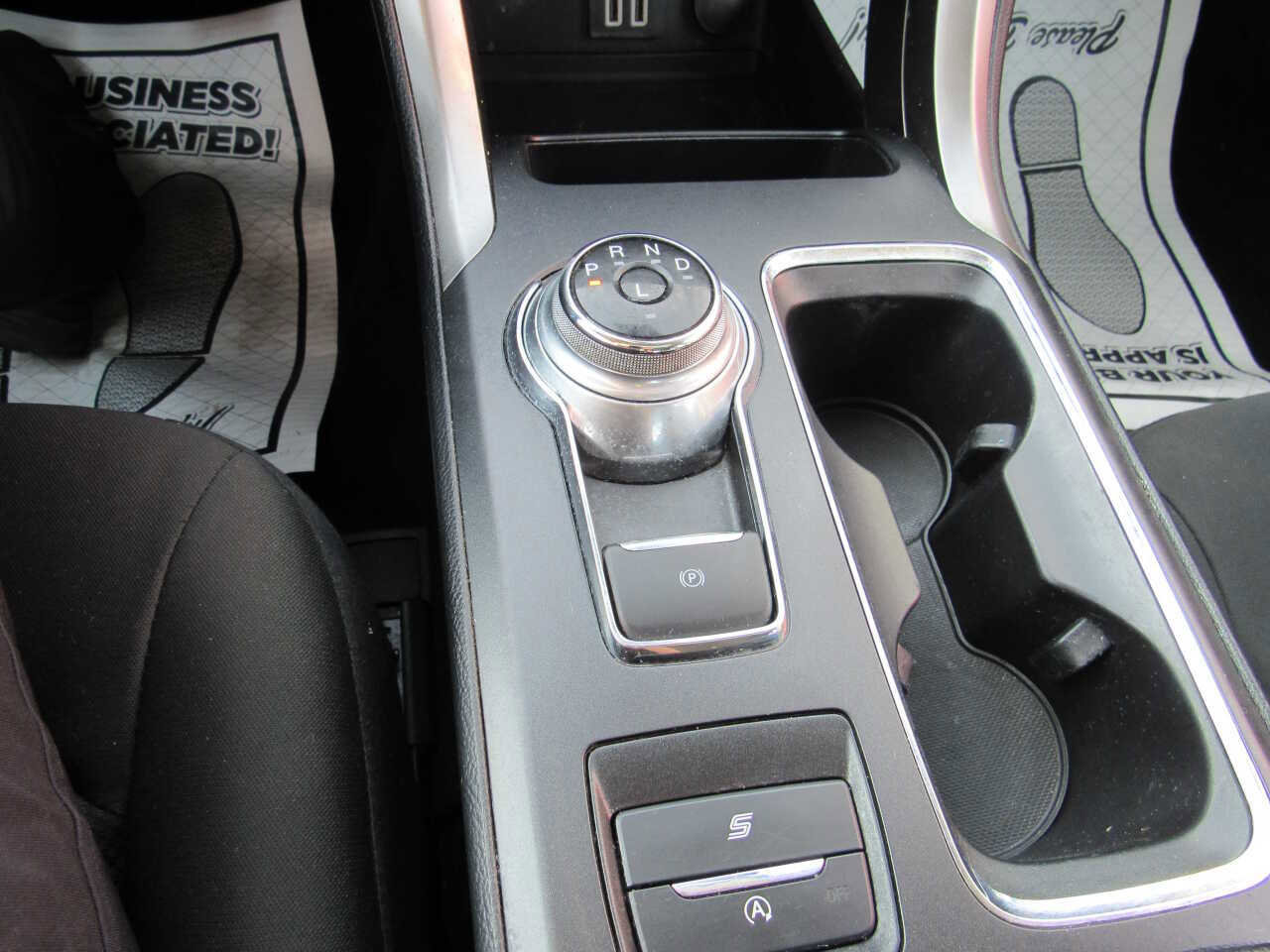 Used 2020 Ford Fusion SE FWD image 17