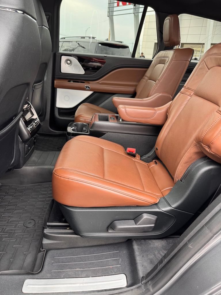 Used 2021 Lincoln Aviator Reserve w/ Equipment Group 202A AWD/4WD image 10