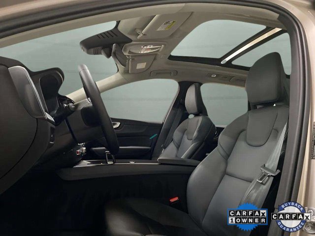 Used 2025 Volvo XC60 B5 Core image 28