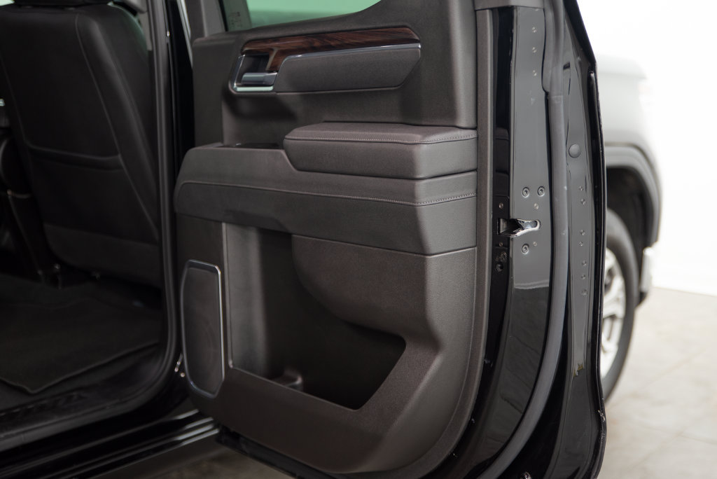 Used 2025 GMC Sierra 1500 SLT AWD/4WD image 16