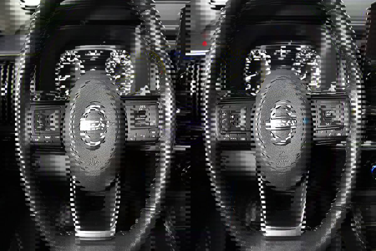 Used 2023 Nissan Pathfinder SL image 5