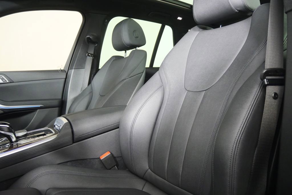 Used 2021 BMW X5 sDrive40i w/ Premium Package image 11
