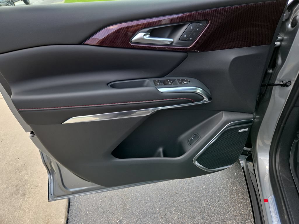 New 2027 Chevrolet Traverse RS w/ LPO, Floor Liner Package AWD/4WD image 26