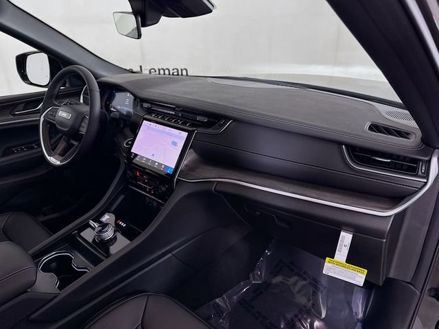 New 2025 Jeep Grand Cherokee L Limited image 30