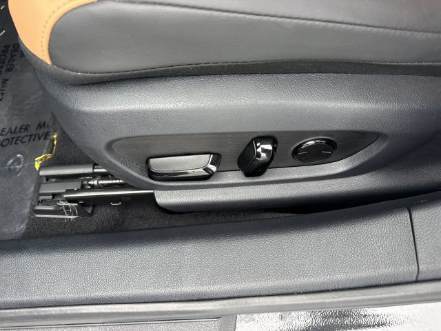 Certified 2024 Lexus ES 300h w/ Premium Package FWD image 12