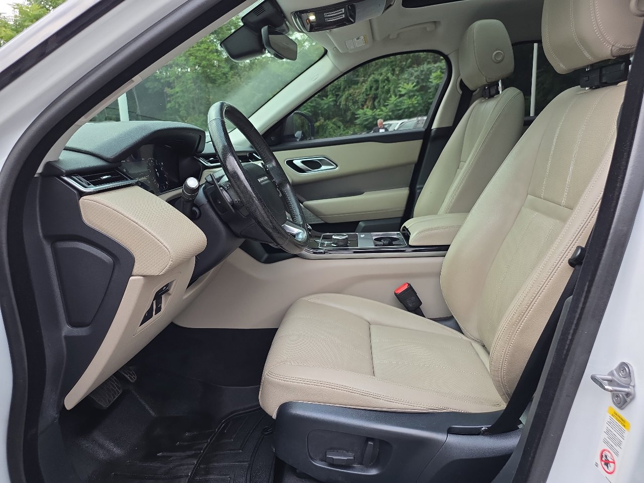 Used 2018 Land Rover Range Rover Velar S image 37