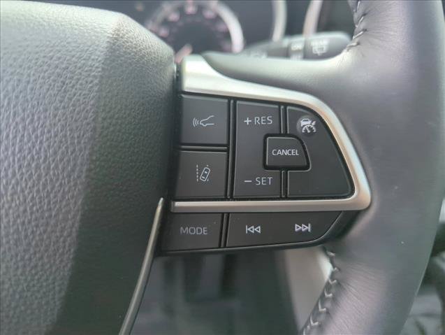 Certified 2025 Toyota Highlander XLE FWD image 15