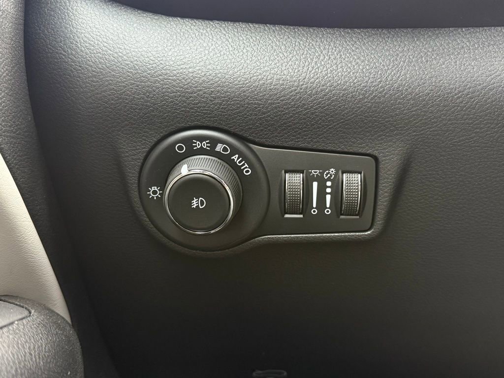 New 2026 Jeep Compass Limited AWD/4WD image 18