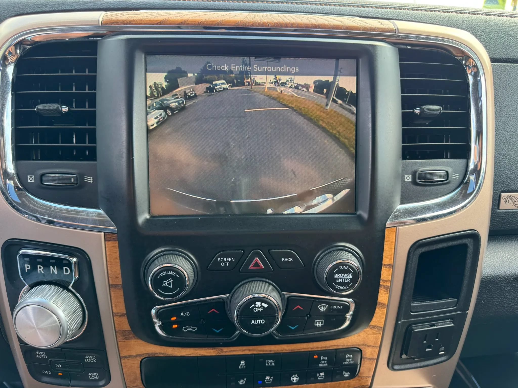 Used 2014 RAM 1500 Longhorn AWD/4WD image 17