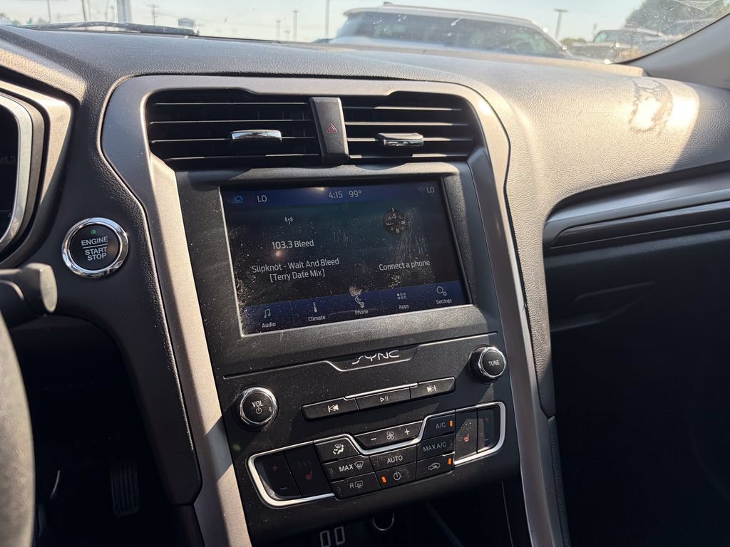 Used 2020 Ford Fusion SEL FWD image 11