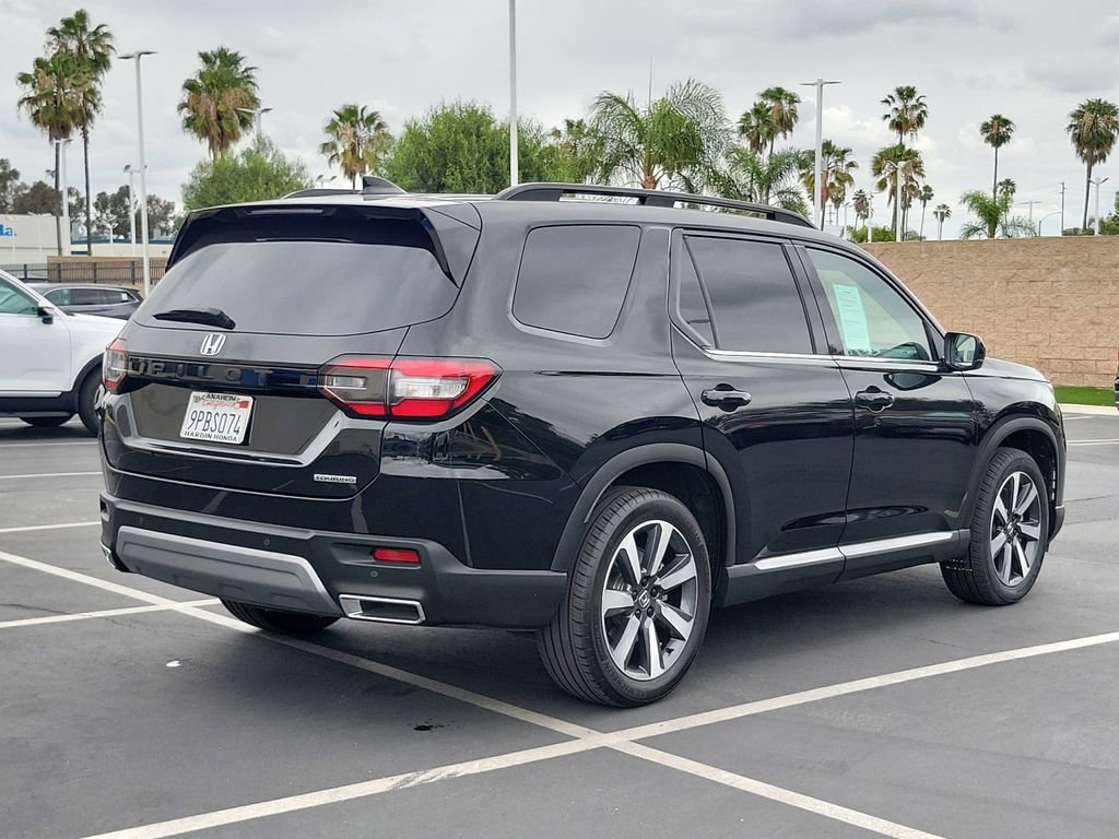 Certified 2025 Honda Pilot Touring image 5
