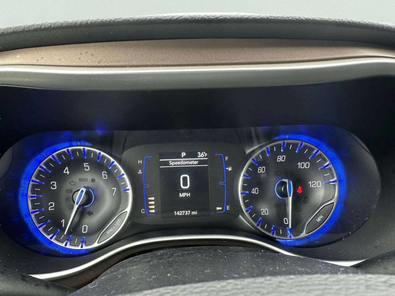 Used 2019 Chrysler Pacifica Touring-L image 28