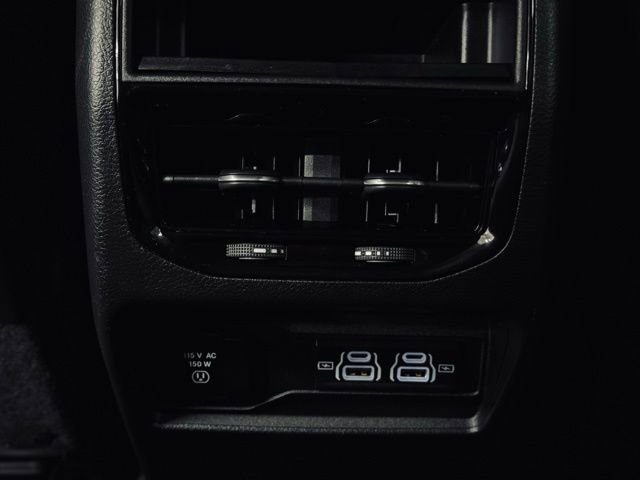 Used 2023 Jeep Grand Cherokee Laredo w/ Luxury Tech Group I image 19