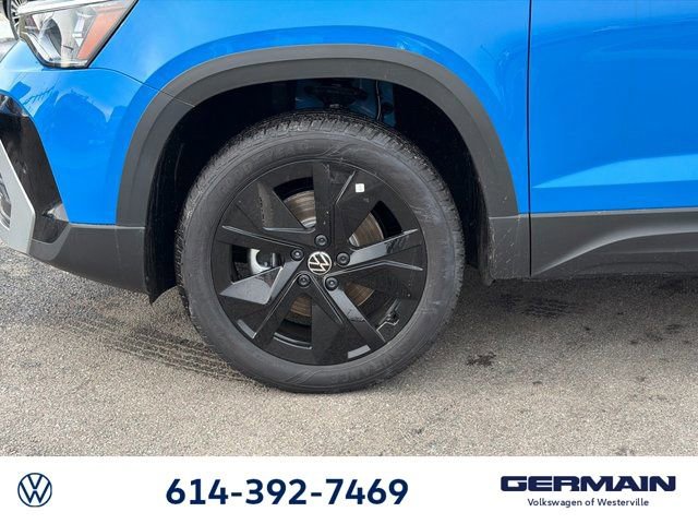 New 2026 Volkswagen Taos SE image 13