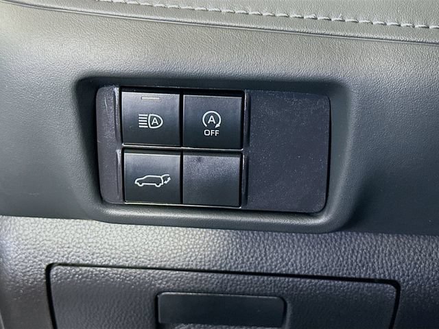 Certified 2025 Toyota Highlander XLE FWD image 11