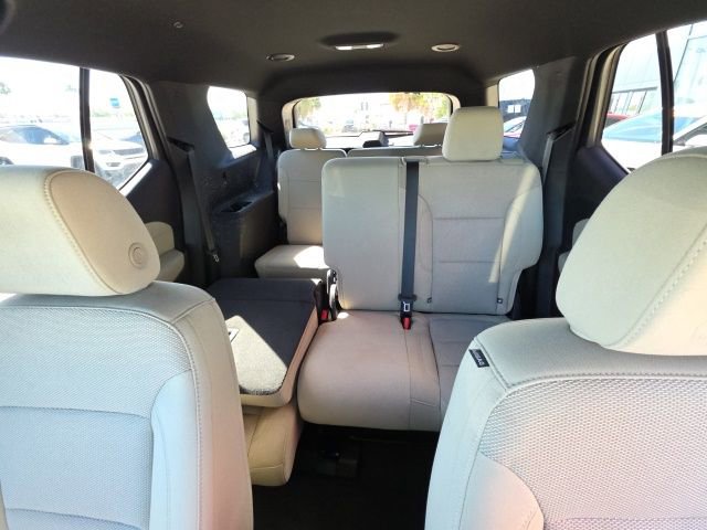 Used 2023 Chevrolet Traverse LS w/ Safety Package image 21