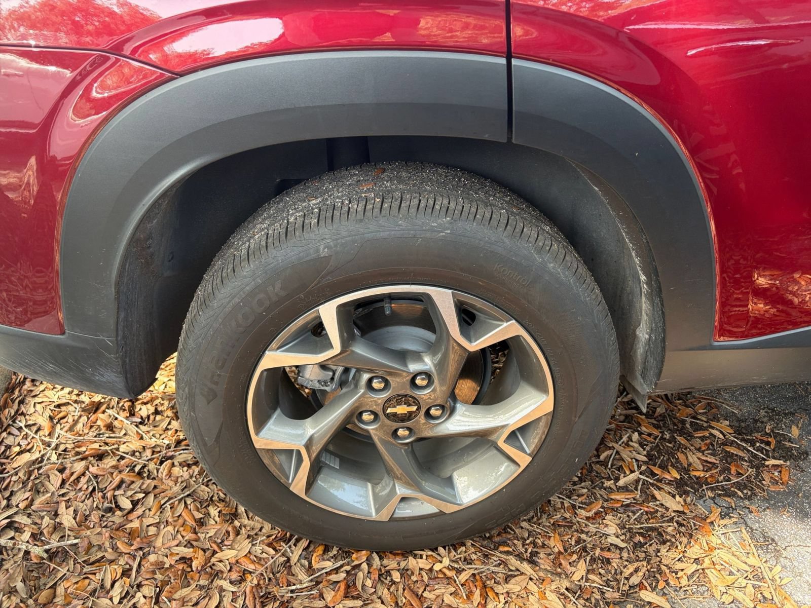 Used 2025 Chevrolet Trax LT FWD image 29