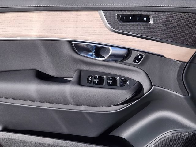 New 2026 Volvo XC90 B5 Core AWD/4WD image 9