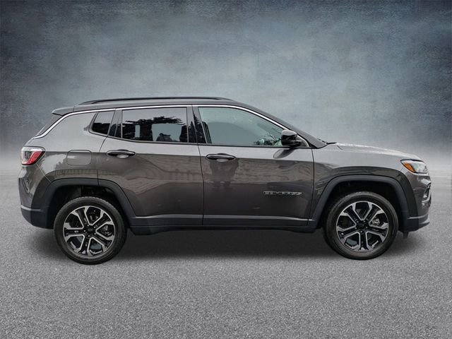 Used 2023 Jeep Compass Limited image 3
