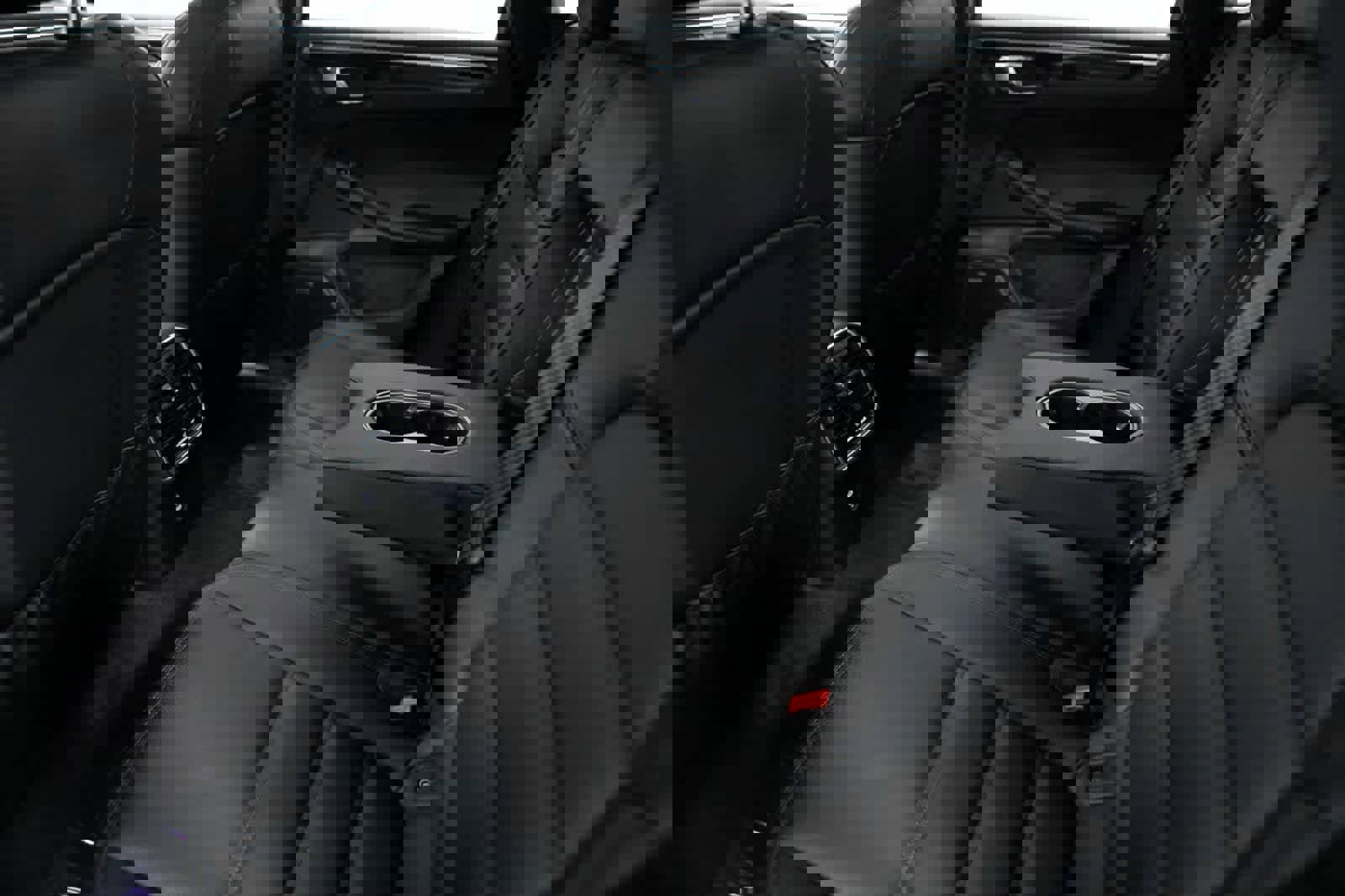 Certified 2025 Porsche Macan S image 28