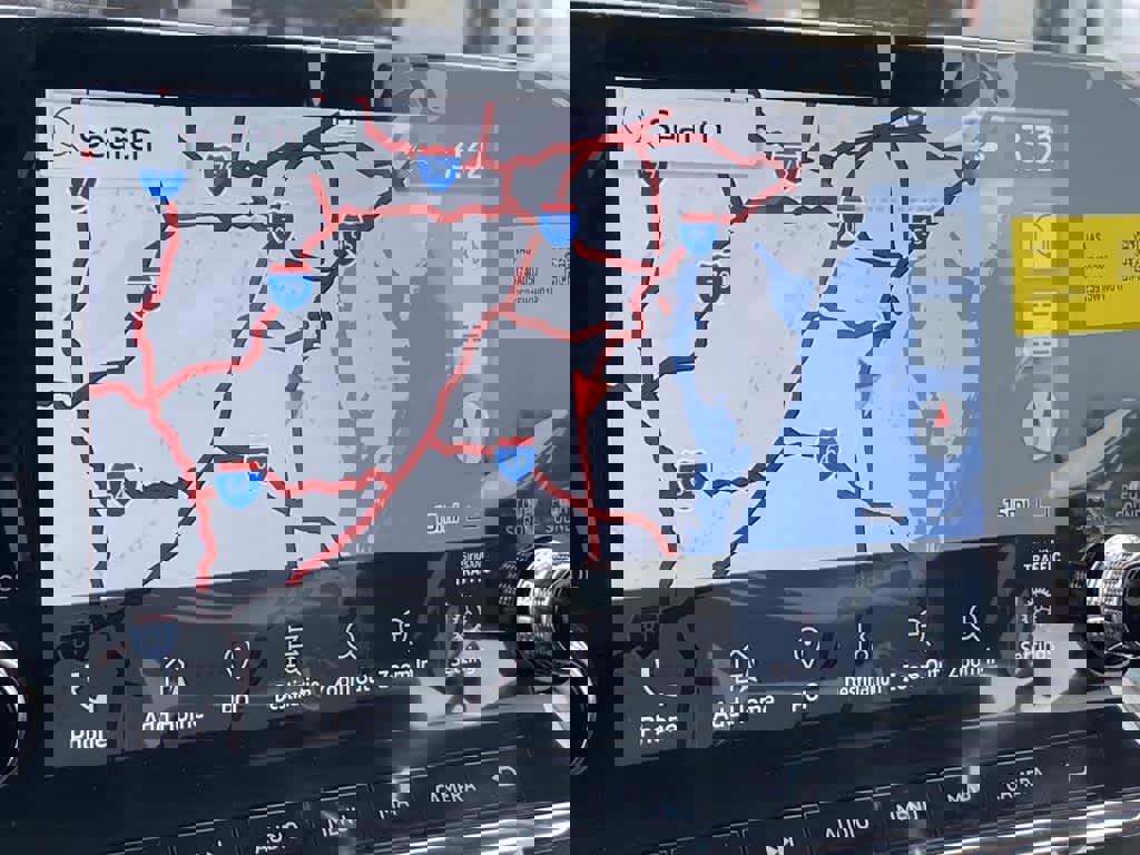 New 2025 Mitsubishi Outlander SEL image 9