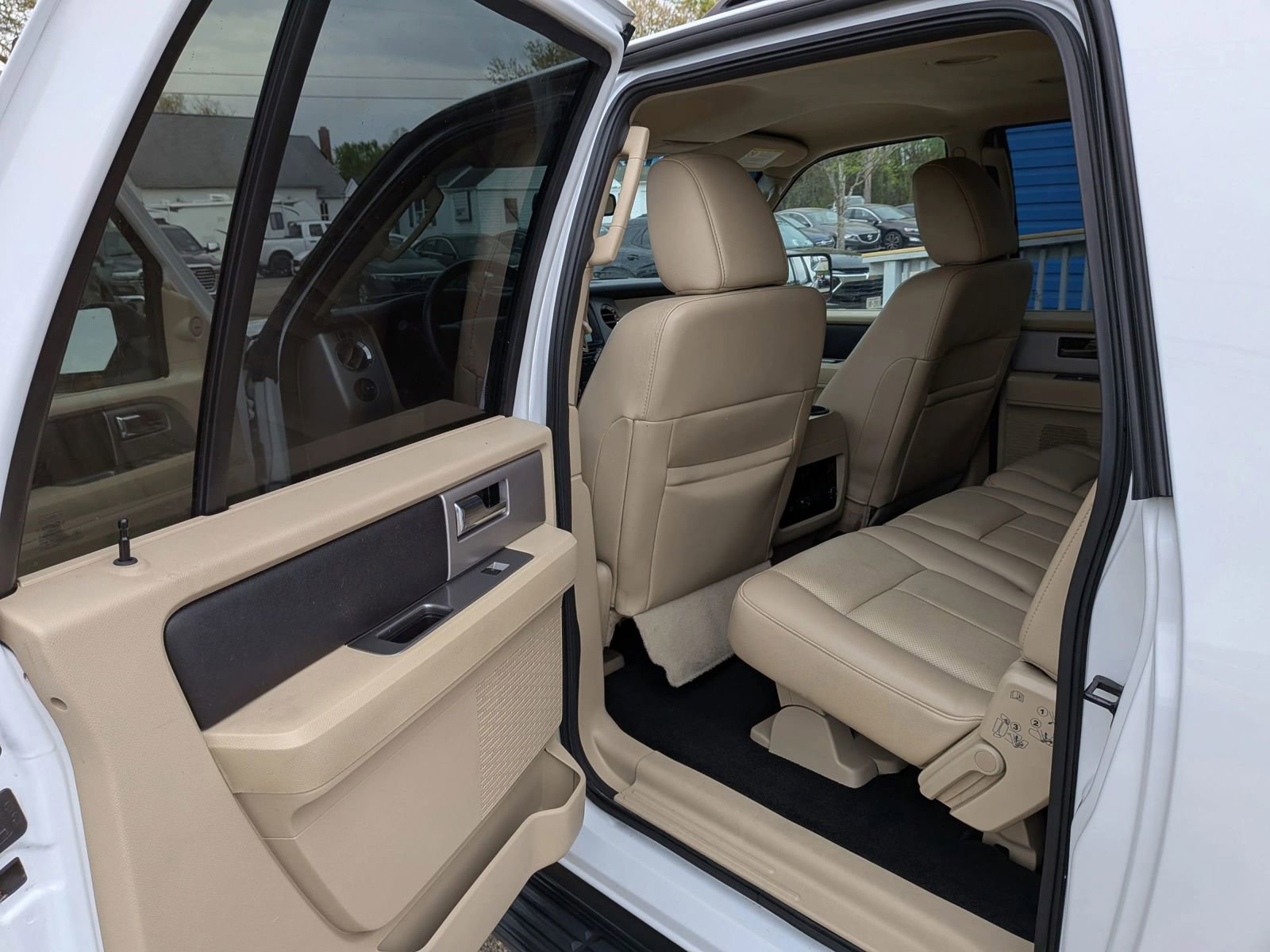 Used 2017 Ford Expedition EL XLT w/ Equipment Group 202A image 26