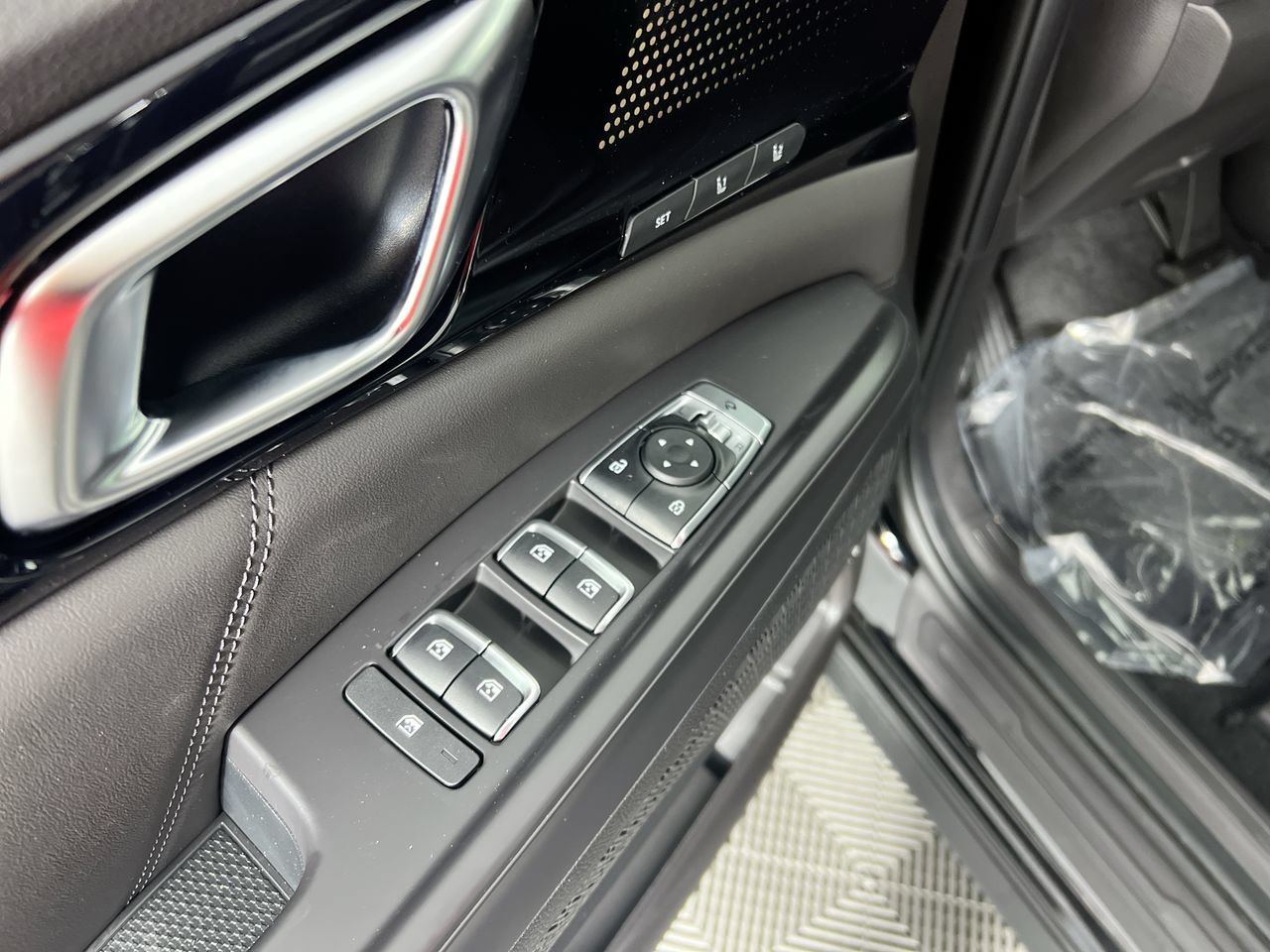 Certified 2026 Kia Carnival SX Prestige FWD image 15