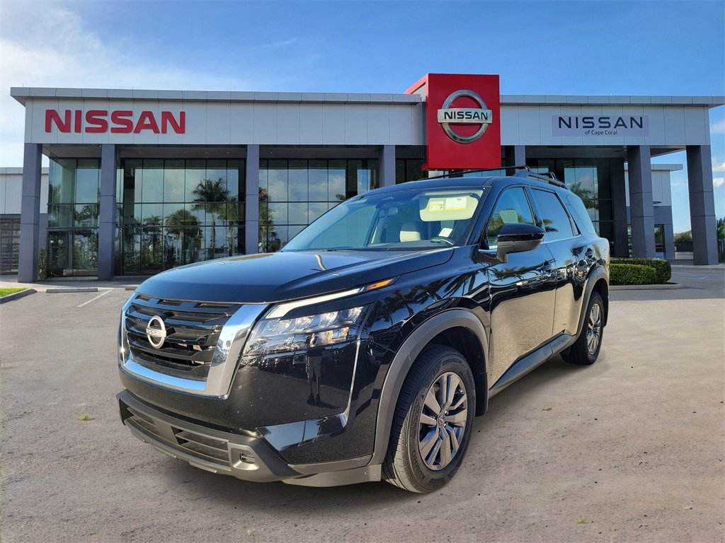 Used 2023 Nissan Pathfinder SV image 9