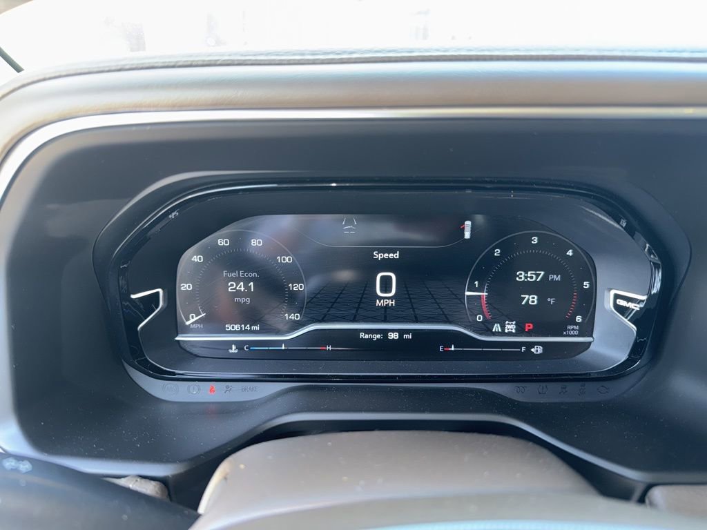Used 2023 GMC Yukon Denali AWD/4WD image 9
