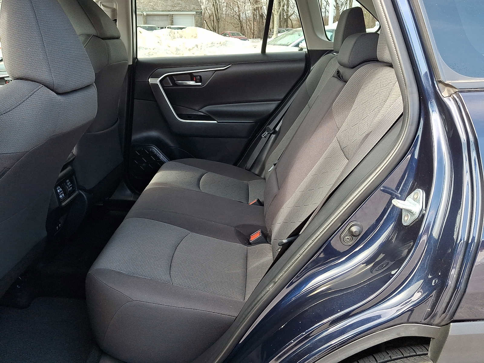 Used 2021 Toyota RAV4 XLE w/ Convenience Package image 13