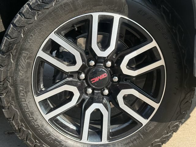 Used 2023 GMC Sierra 1500 AT4 w/ Technology Package AWD/4WD image 10