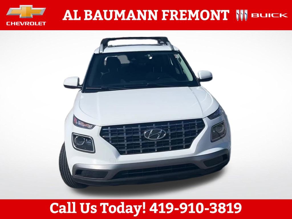 Used 2021 Hyundai Venue SEL w/ Premium Package FWD image 8