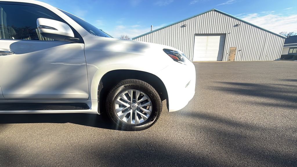 Used 2020 Lexus GX 460 image 21