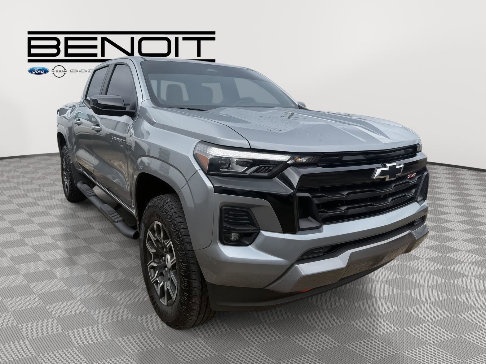 Used 2024 Chevrolet Colorado Z71 w/ Z71 Convenience Package 2