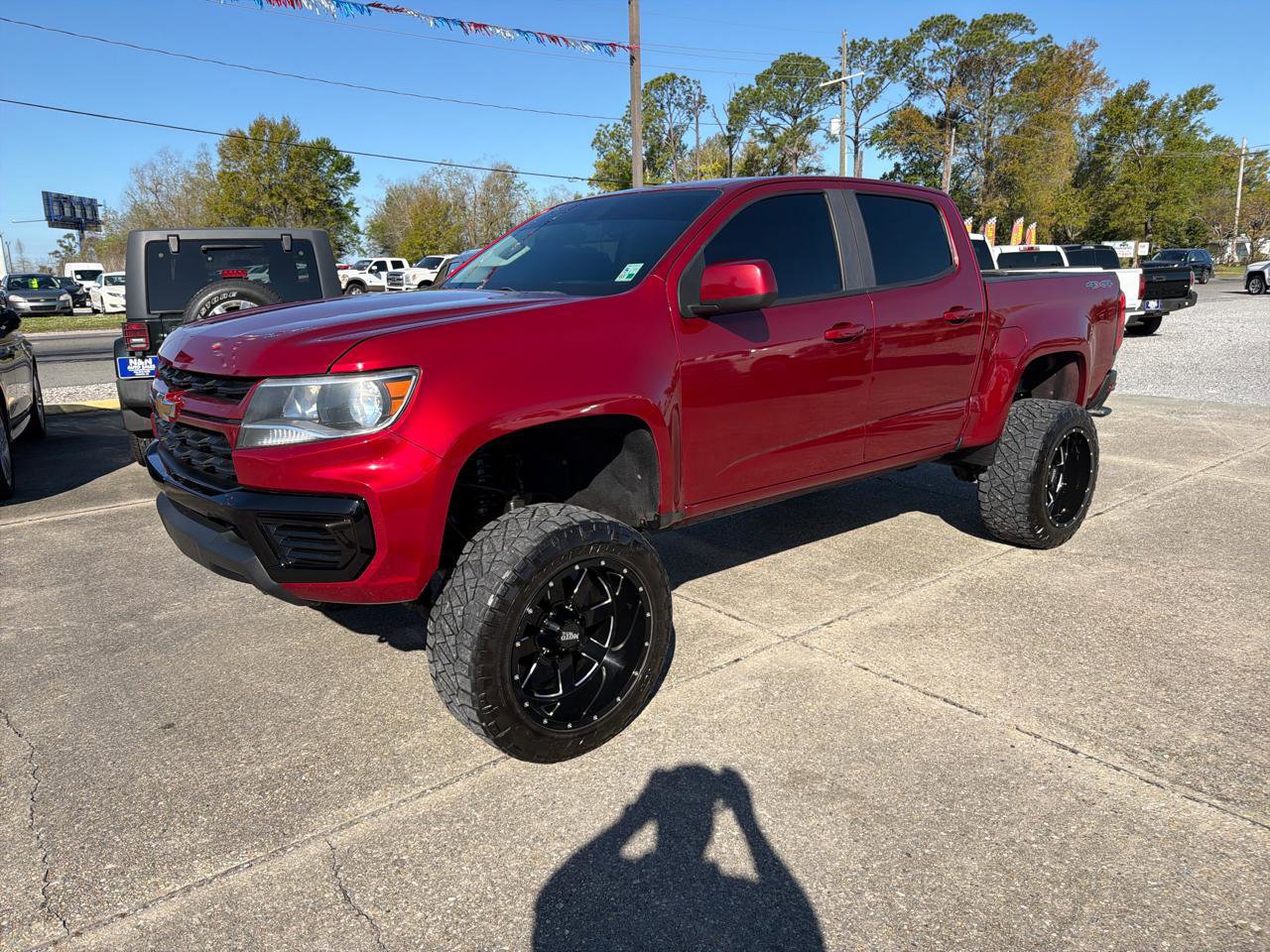 Used 2021 Chevrolet Colorado LT AWD/4WD image 2