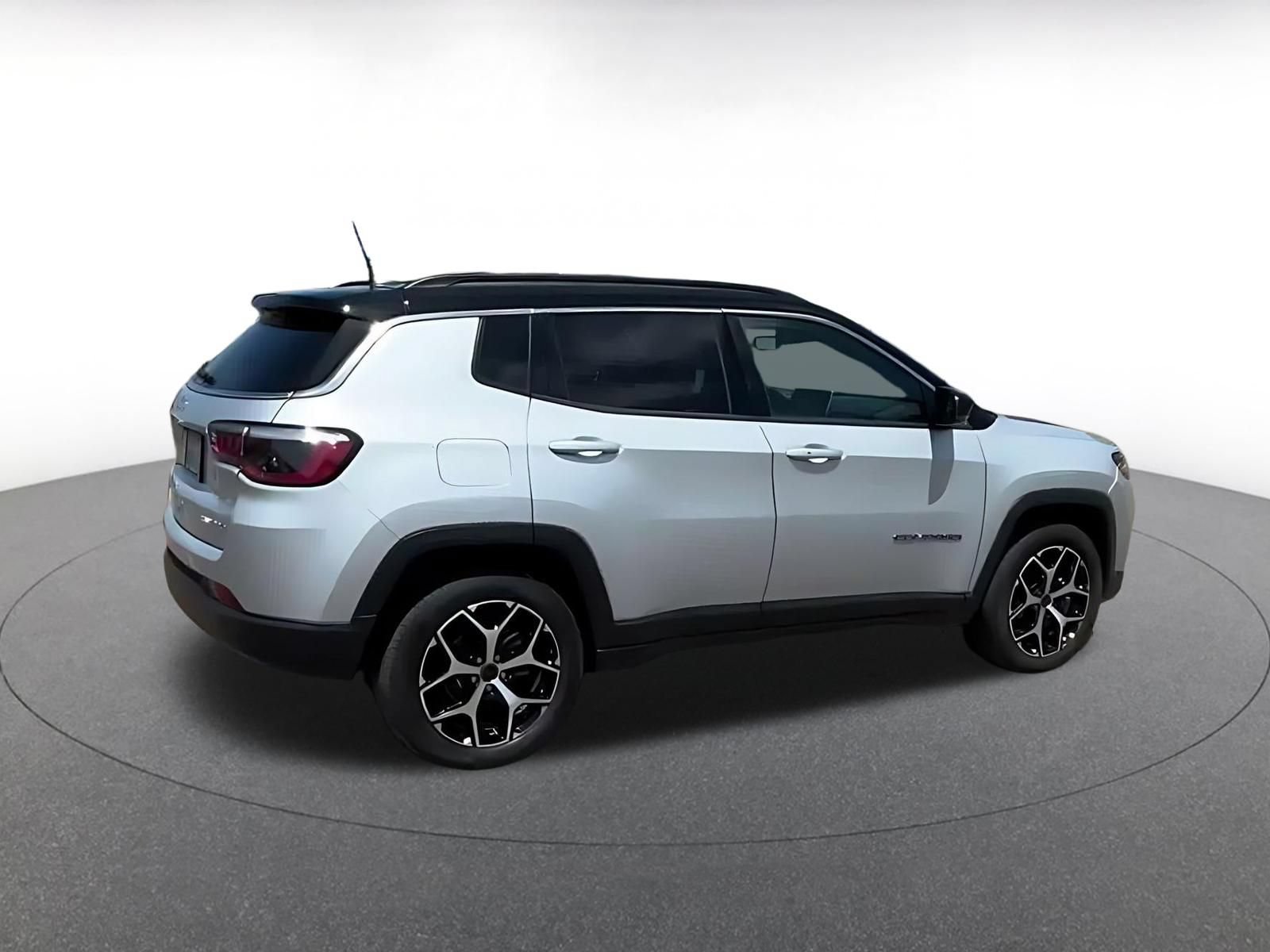 Used 2025 Jeep Compass Limited AWD/4WD image 15