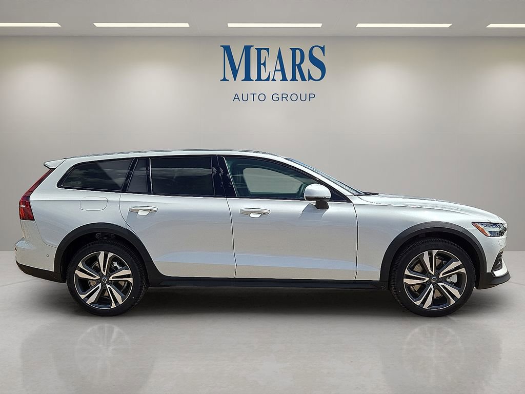 New 2026 Volvo V60 B5 Cross Country Plus w/ Protection Package Premier image 6