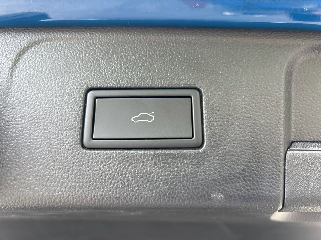 Certified 2025 Volkswagen Atlas SEL Premium R-Line image 56