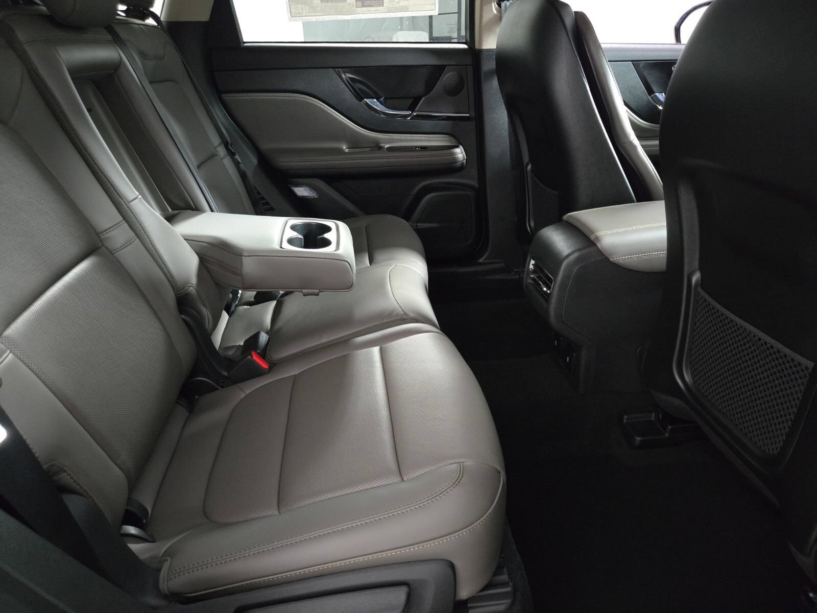 New 2026 Lincoln Corsair Reserve w/ Jet Appearance Package AWD/4WD image 18