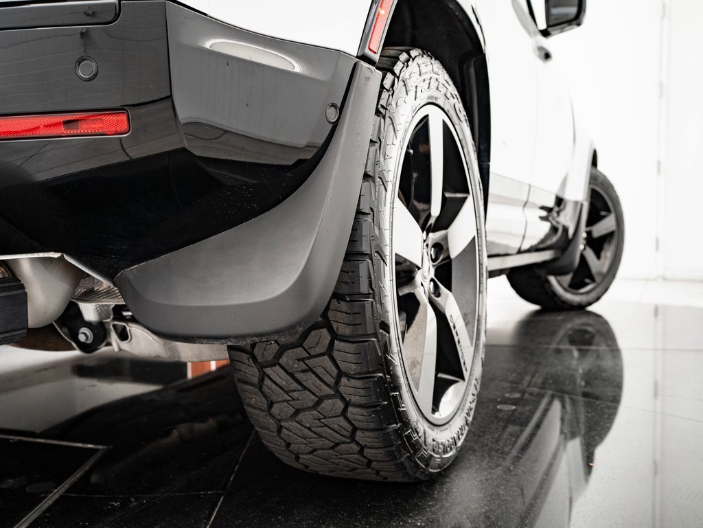 Used 2023 Land Rover Defender 110 X-Dynamic SE image 56