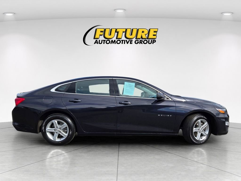 Used 2023 Chevrolet Malibu LT image 3